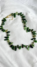 Cargar imagen en el visor de la galería, Collar Jade Nefrita
